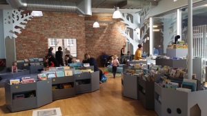 dziecko-w-bibliotece-skandynawia